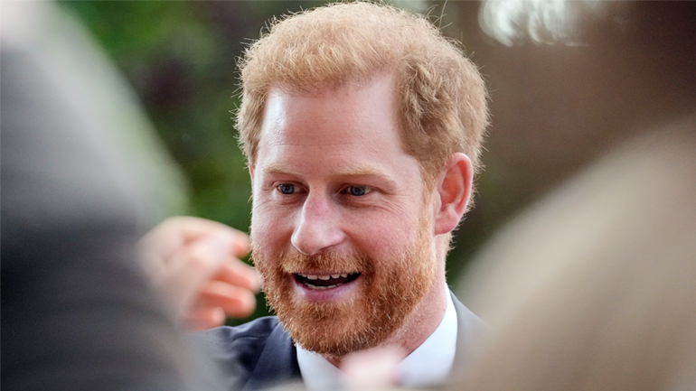 Φόρο τιμής στην γιαγιά του βασίλισσα Ελισάβετ, απέτισε ο πρίγκιπας Χάρι