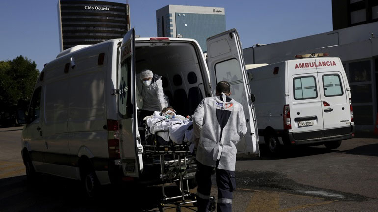 Βραζιλία: Κορμοί δέντρων έπεσαν από νταλίκα σε αυτοκίνητο – Τέσσερις νεκροί