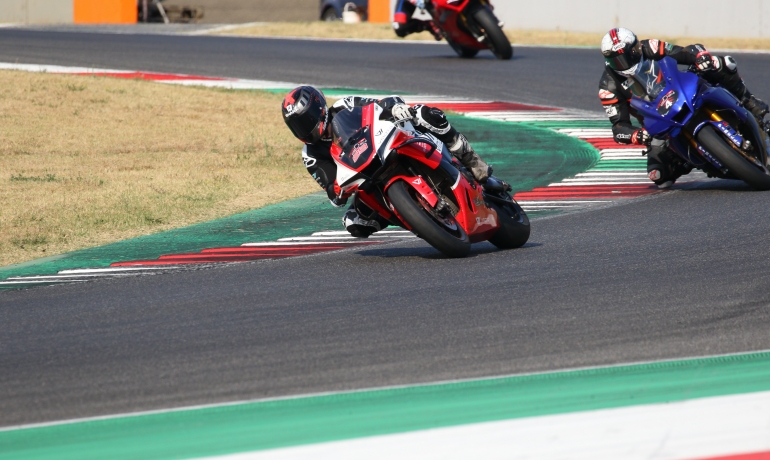 Οδηγώντας με τον Jorge Lorenzo στο Mugello