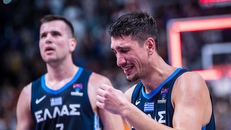 Ξέσπασαν σε κλάματα οι Κώστας Αντετοκούνμπο και Λαρεντζάκης μετά τον αποκλεισμό της Εθνικής