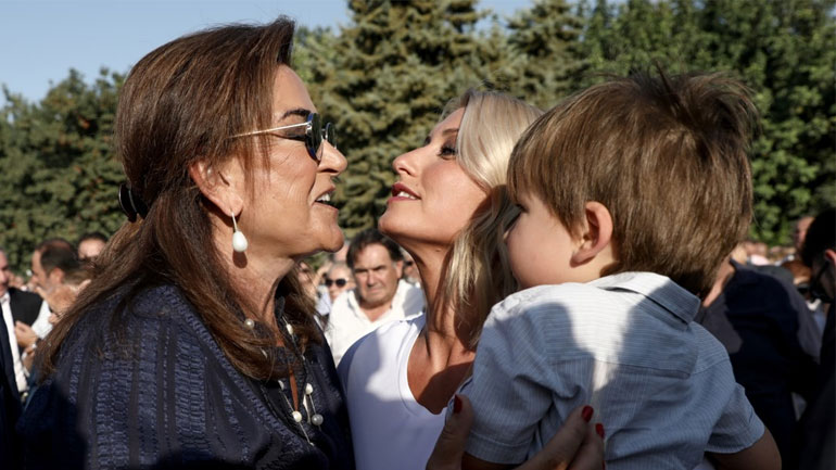 Ντόρα Μπακογιάννη για Σία Κοσιώνη: «Οι πεθερές αν δουν ένα τσόκαρο θα αντιδράσουν, αλλά…»