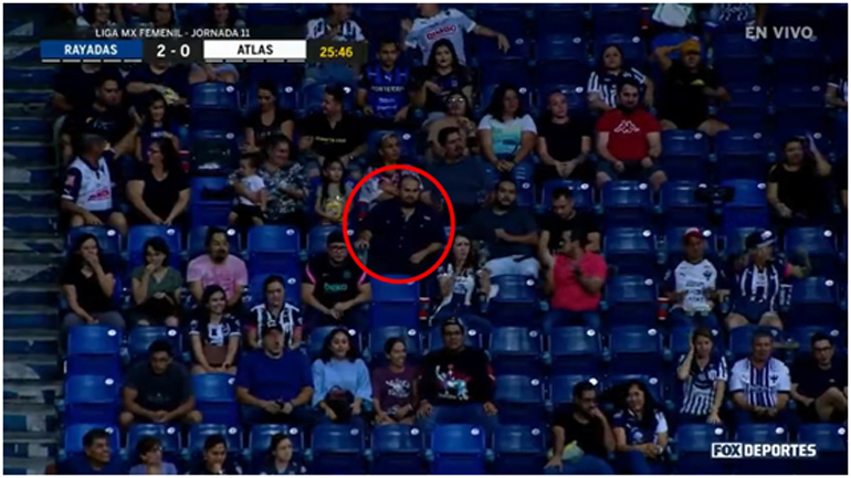 ΑΠΙΣΤΕΥΤΟ: Ο… Βαγγέλης Μαρινάκης παρακολουθεί αγώνα τού μεξικανικού πρωταθλήματος γυναικών