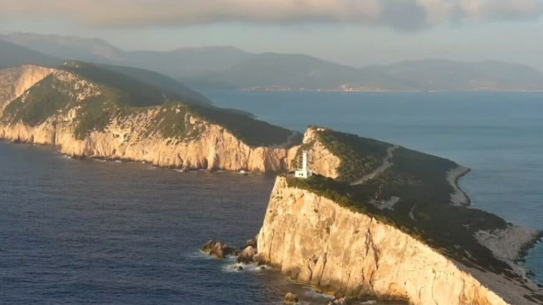 Λευκάδα: Ο εντυπωσιακός Φάρος Δουκάτο και ο μύθος για τον «απελπισμένο έρωτα»