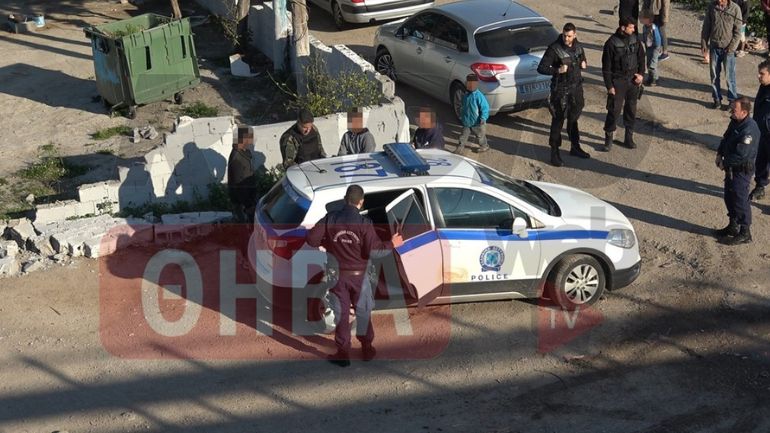 Πυροβολισμοί στον καταυλισμό των Ρομά στη Θήβα – Στο Γ.Ν. Θήβας ένας τραυματίας