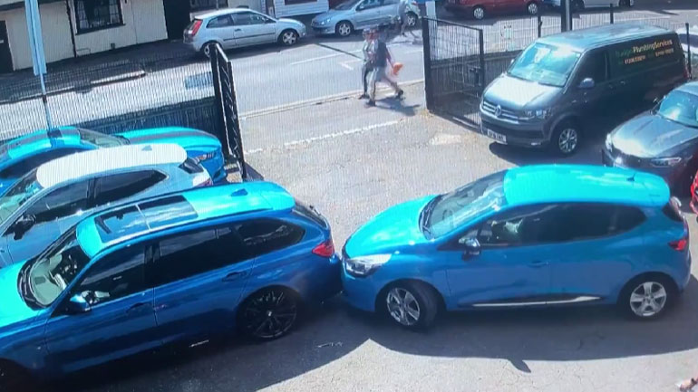 Δεν πρόλαβε να βγει από το συνεργείο…