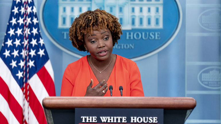 Ο Λευκός Οίκος καταδικάζει τη μεταφορά μεταναστών από Ρεπουμπλικανούς σε προπύργια των Δημοκρατικών