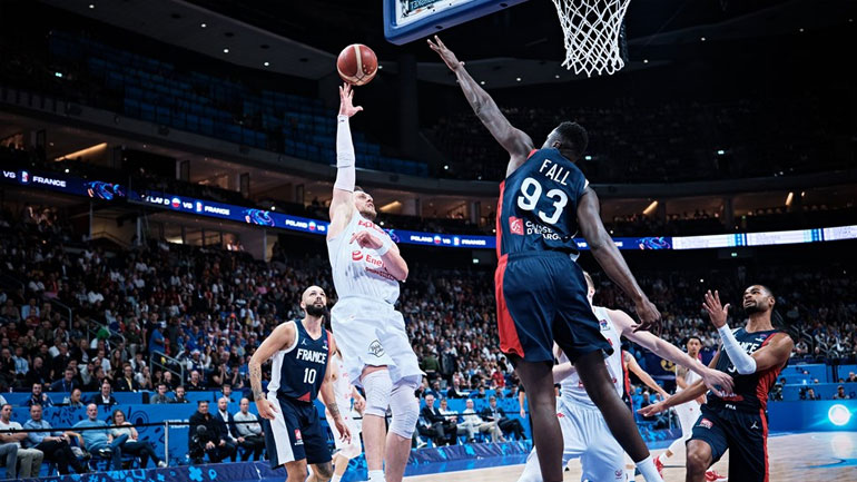 Θριαμβευτική πρόκριση στον τελικό του Eurobasket για τη Γαλλία, 95-54 την Πολωνία Θριαμβευτική πρόκριση στον τελικό του Eurobasket για τη Γαλλία, 95-54 την Πολωνία