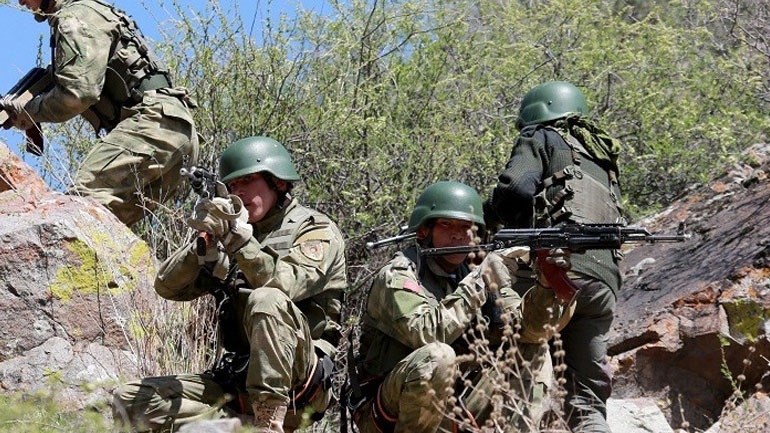 Κιργιστάν-Τατζικιστάν: Κλιμακώνονται οι εχθροπραξίες με χρήση βαρέως οπλισμού