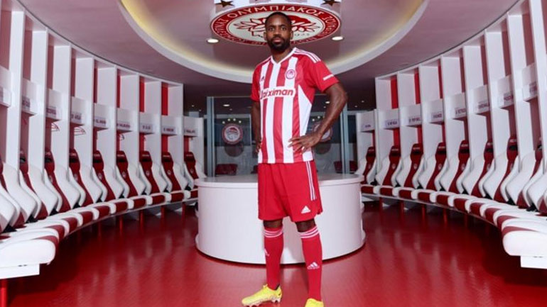 Μπακαμπού: «Να τιμήσω τη φανέλα της ομάδας»