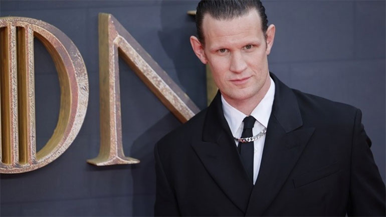 Ματ Σμιθ: «Η βασίλισσα Ελισάβετ παρακολουθούσε “Το Στέμμα”»