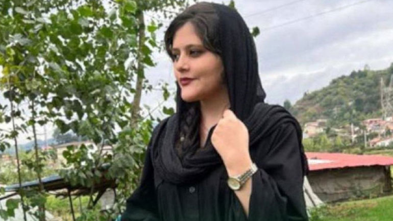 Ιράν: Διαδηλώσεις στην κηδεία 22χρονης που πέθανε μετά τη σύλληψή της από την αστυνομία ηθών