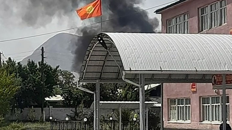 Τουλάχιστον 94 νεκροί από τις συγκρούσεις Κιργιστάν – Τατζικιστάν