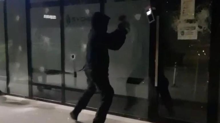 Ρουβίκωνας: Παρέμβαση στην εταιρεία SYCHEM για τον νεκρό εργάτη