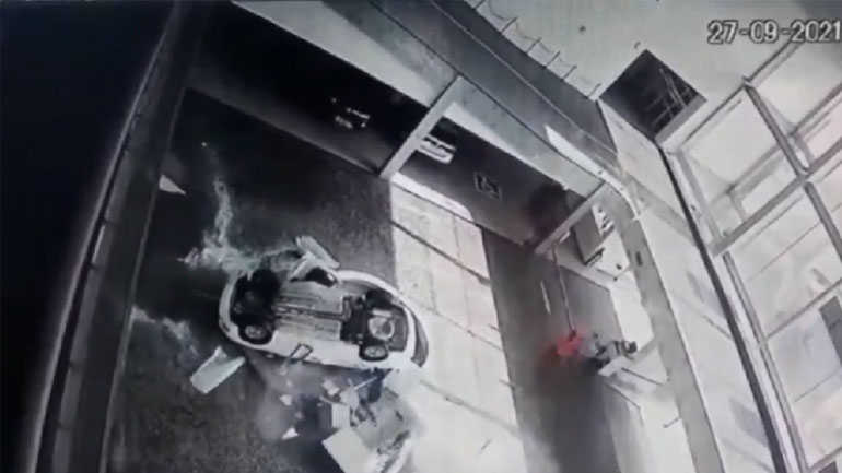 Γλύτωσαν από του χάρου τα δόντια 