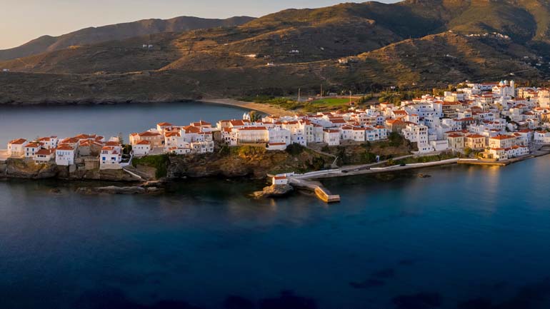 The Sun και Financial Times «ανακαλύπτουν» την Άνδρο