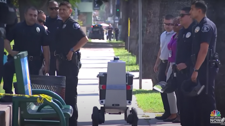 Ρομπότ-διανομέας στον τόπο του εγκλήματος