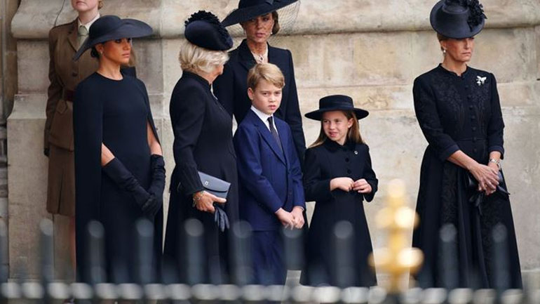 Κηδεία βασίλισσας Ελισάβετ: Το βίντεο με την πριγκίπισσα Charlotte και τον πρίγκιπα George που έγινε viral