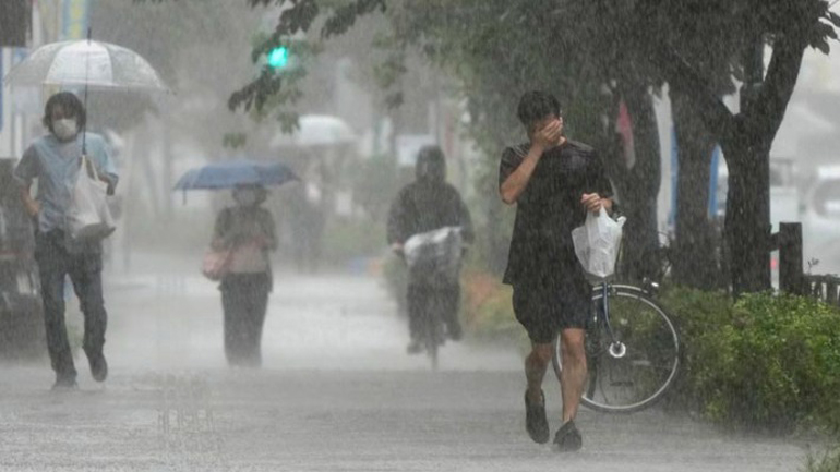 Ιαπωνία: Τέσσερις νεκροί και περισσότεροι από 100 τραυματίες από τον τυφώνα Νανμαντόλ