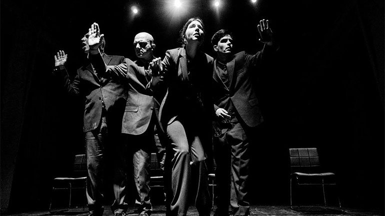 «Καλιγούλας» σε σκηνοθεσία Τσέζαρις Γκραουζίνις στο Θέατρο Τζένη Καρέζη