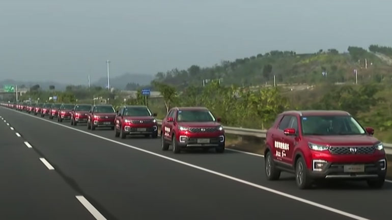 Το παγκόσμιο ρεκόρ για τη μεγαλύτερη παρέλαση αυτόνομων αυτοκινήτων