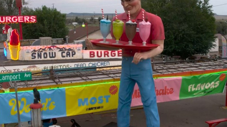 Snow Cap: Ρεκόρ γεύσεων μίλκσεϊκ για το κατάστημα της Αριζόνα Snow Cap: Ρεκόρ γεύσεων μίλκσεϊκ για το κατάστημα της Αριζόνα