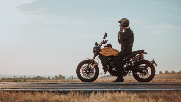 Η Scrambler Ducati γιορτάζει τα 60 χρόνια και τις 100.000 μοτοσυκλέτες