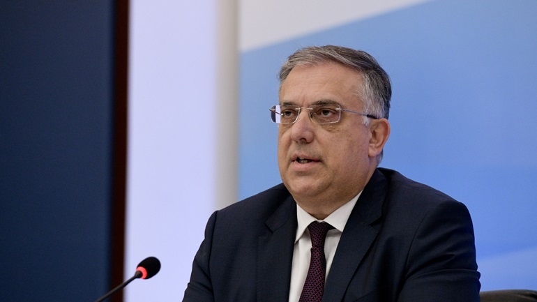 Θεοδωρικάκος: 1.500 άτομα επιχείρησαν να περάσουν χθες από τον Έβρο