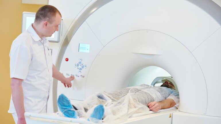 Πολυπαραμετρική Μαγνητική Τομογραφία: Η πολύτιμη διάγνωση καρκίνου του προστάτη που δεν καλύπτεται από ταν ΕΟΠΥΥ