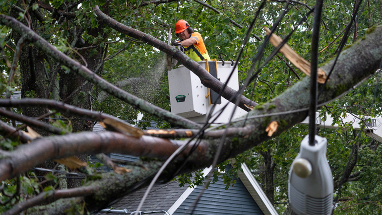 Καναδάς: Χιλιάδες νοικοκυριά χωρίς ηλεκτρικό ρεύμα εξαιτίας του κυκλώνα Φιόνα
