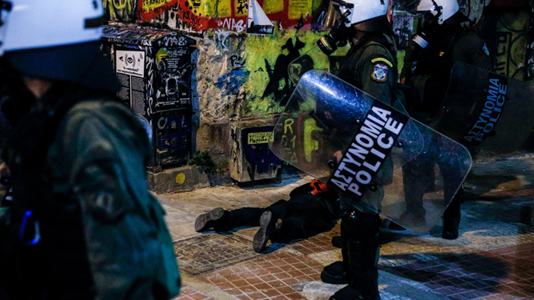 Εξάρχεια: Επεισόδια μετά την πορεία κατά του μετρό – Τρεις οι προσαγωγές, μία η σύλληψη