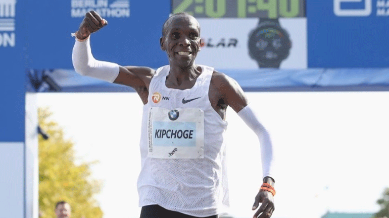 Μαραθώνιος: Ο Κιπτσόγκε «κατέβασε» το παγκόσμιο ρεκόρ στο Βερολίνο