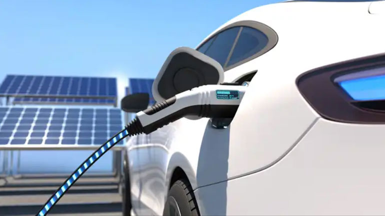 «Βόμβα» από τον Σαλβίνι – Ζητά να γίνει δημοσκόπηση σχετικά με την απαγόρευση των θερμικών κινητήρων