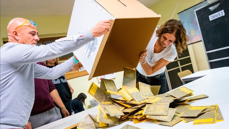 Μειωμένο το ποσοστό συμμετοχής στις ιταλικές κάλπες σε σύγκριση με το 2018