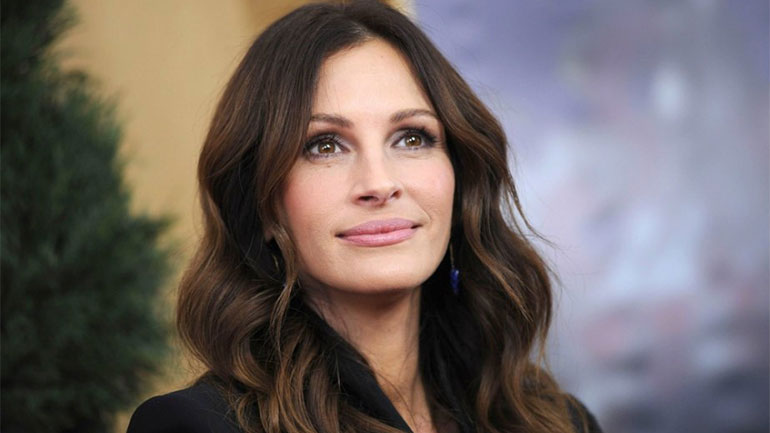 Η Τζούλια Ρόμπερτς αποκάλυψε πώς έσπασε το «γυάλινο ταβάνι» των αμοιβών για τις γυναίκες ηθοποιούς στο Χόλιγουντ