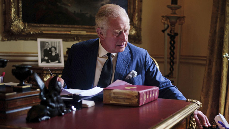 Βρετανία: Το επίσημο μονόγραμμα του βασιλιά Καρόλου