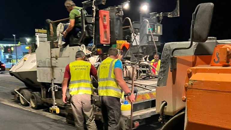 Εργασίες βελτίωσης του οδοστρώματος σε δρόμους του Πειραιά