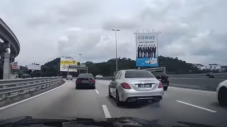 Σταμάτα τις σφήνες στον δρόμο αλλιώς δεν έχει σεξ για ένα μήνα