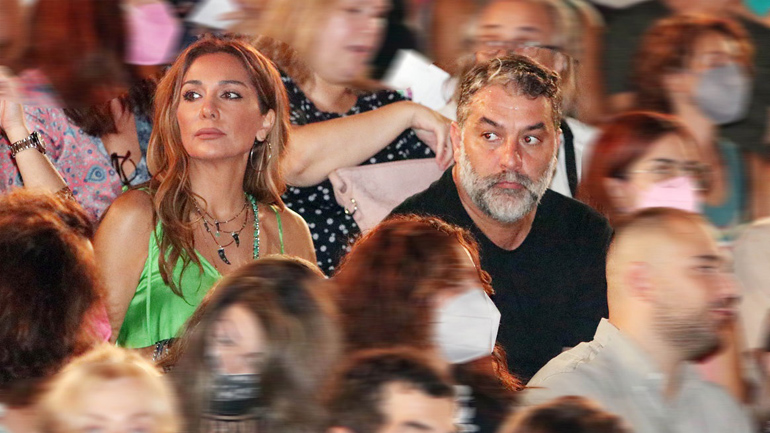 Δέσποινα Βανδή-Βασίλης Μπισμπίκης: Θεατρική βραδιά στο Ηρώδειο για το ζευγάρι