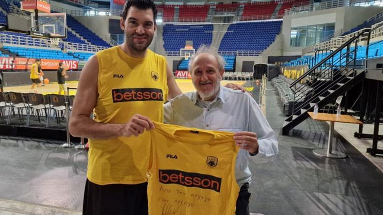 Χατζηχρήστος στην ομάδα μπάσκετ της ΑΕΚ: «Ζητώ συγγνώμη που σας εγκαταλείψαμε»