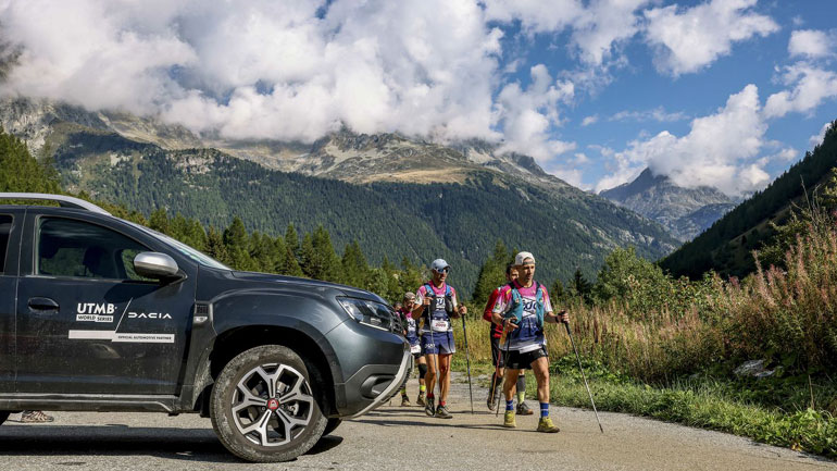 Η νέα συνεργασία της Dacia που την “ανέβασε” στις Άλπεις και τα 10.042 μέτρα