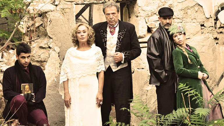 Έρχεται ο «Πελεκάνος» του Στρίντμπεργκ σε σκηνοθεσία Ζαχαρία Ρόχα με τη Γωγώ Ατζολετάκη και τον Χρήστο Φωτίδη