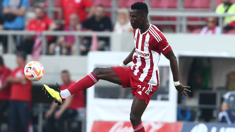 Ολυμπιακός: Τραυματίστηκε στην προπόνηση ο Μπα, δύσκολα θα προλάβει τον Ατρόμητο!