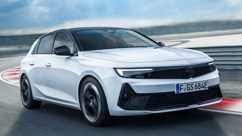 Νέο Opel Astra GSe: Μπαίνει στην πρίζα και αποδίδει 225 ίππους με σπορ διάθεση
