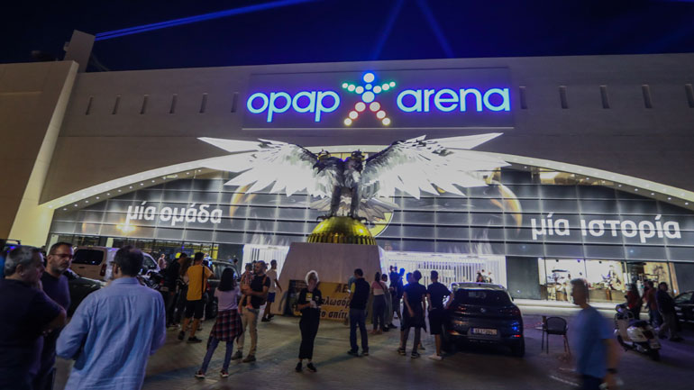 ΑΕΚ: Φωτίστηκε και εντυπωσιάζει ο δικέφαλος αετός στην «OPAP Arena-Αγιά Σοφιά»!