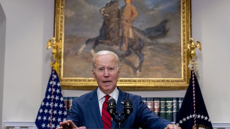 Μπάιντεν: Καταδικάζουμε τη δόλια απόπειρα της Ρωσίας να προσαρτήσει κυρίαρχο ουκρανικό έδαφος