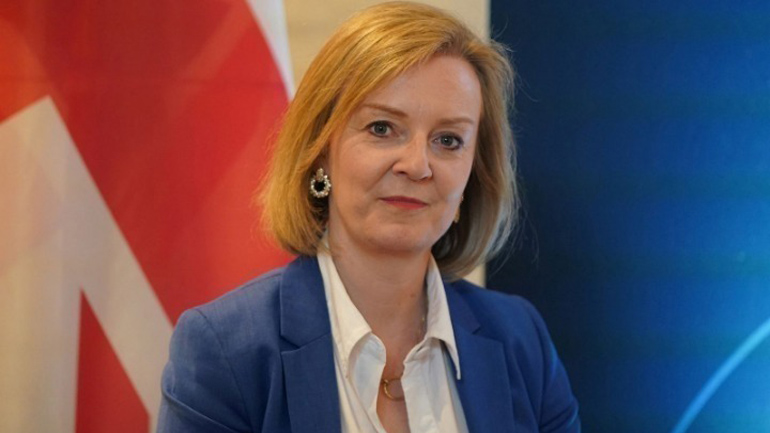 Λιζ Τρας: Ο Πούτιν δεν μπορεί να αλλάξει τα διεθνή σύνορα χρησιμοποιώντας «ωμή βία»