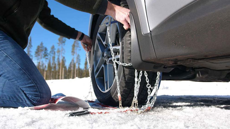 Από σήμερα υποχρεωτικές οι αντιολισθητικές αλυσίδες στα αυτοκίνητα – Νέες διευκρινίσεις