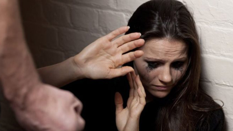 Μάλια: 53χρονος χτύπησε τη Βρετανίδα σύντροφό του