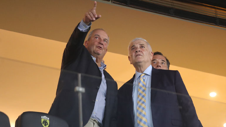 Ο Κώστας Καραμανλής και ο Δημήτρης Μελισσανίδης και στο βάθος ο Άδωνις Γεωργιάδης