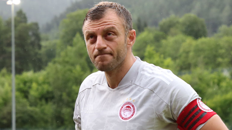 Super League: Αποκλεισμός ενός μήνα στον Αβραάμ Παπαδόπουλο για απώθηση διαιτητή